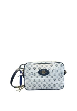 Rektangulær crossbody-taske med sort og hvidt geometrisk mønster, sort rem, gylden lynlås og gyldent mærkeemblem foran.