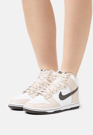 Nike Sportswear, Baskets montantes - beige