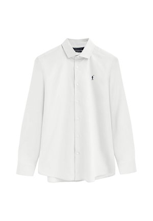 Camisa blanca de manga larga con botones, cuello y pequeño logo de jugador de póquer azul oscuro en el pecho izquierdo.