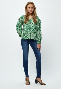 Desires DEALBERTE LONG SLEEVE SHIRT. - Bluza - simply green