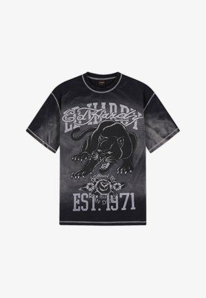 Zwart en grijs Ed Hardy T-shirt met een grommende zwarte panter, rozen en de tekst "Ed Hardy", "Drawn by L.A." en "EST. 1971."