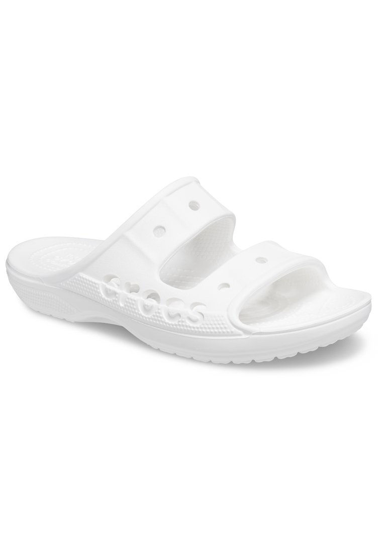 Sandales blanches à enfiler en matériau synthétique, dotées de deux larges sangles avec trous, d'une semelle intérieure texturée et d'une semelle profilée.