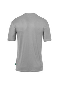 Grå T-shirt med korte ærmer, rund halsudskæring, glat tekstur og et lille mærke på venstre side nær kanten.