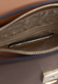 Roccobarocco SELENE - Borsa a tracolla - cuoio