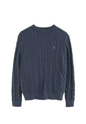 Maglione navy a maglia lavorata con scollo rotondo, motivo testurizzato e polsini a coste. Presenta un piccolo logo discreto sul petto.