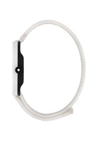 Viedpulksteinis ar taisnstūra formas baltu plastmasas korpusu un melniem akcentiem, ar austu baltu siksnu, kas izgatavota no teksturēta materiāla.