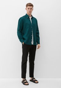 s.Oliver MIT BUTTON DOWN KRAGEN - Koszula