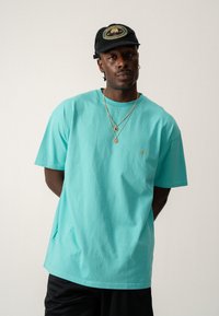 BLKVIS SCRIPT TEE UNISEX - Navadna majica - blue turquoise