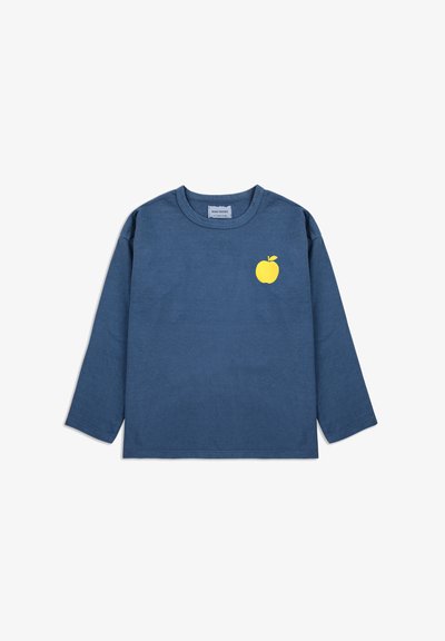 Blue long-sleeve t-shirt made of cotton with a round neckline. Features a yellow apple graphic on the left chest area.