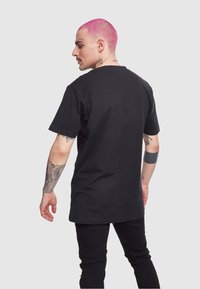 Mister Tee WATERPAINT SKULL - Marškinėliai su spaudiniu - black