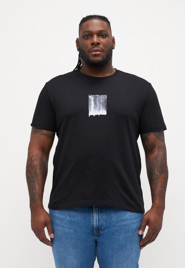 PLUS BRUSH STROKE GRAPHIC TEE - Print T-shirt