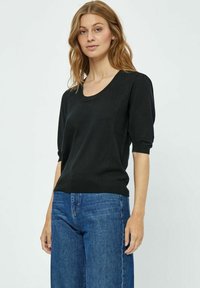 Minus - MIPAM SCOOP NECK KNIT T-SHIRT - Camiseta básica - black Imagen en miniatura 1