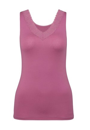 Canotta rosa con scollatura a fascetta e bordo di pizzo, realizzata in un tessuto morbido con una texture liscia e un design aderente.