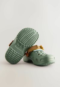 Next REGULAR FIT WITH TAPE BACKSTRAP - Ciabatte da mare - green