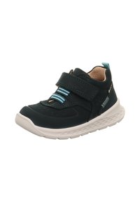 Dunkelblaues Schuh mit synthetischem Obermaterial, verstellbarem Riemen und hellblauen Streifenakzenten. Dicke weiße Sohle mit strukturiertem Muster.