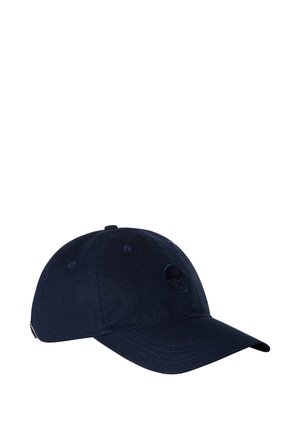 Cappellino da baseball blu navy scuro con visiera curva e piccolo logo circolare in rilievo sul davanti, su sfondo bianco.