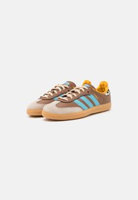 adidas Originals PIXAR SAMBA OG KIDS Trainers preloved brown