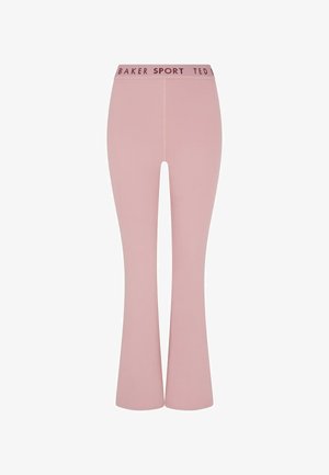 Ružové rozšírené legíny vyrobené z elastického materiálu, s kontrastným nápisom "BAKER SPORT" na páske a hladkou textúrou.