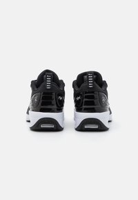 Jordan JORDAN MAX AURA 6 UNISEX - Joggesko - black/white