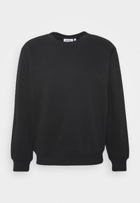Sudadera negra de mezcla de algodón, con cuello redondo, mangas largas, puños y dobladillo acanalados. Textura suave, diseño minimalista.