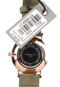 Ronde roestvrijstalen horloge met een roségouden afwerking, groene stoffen band en een zwarte wijzerplaat met de tekst "LIEBESKIND BERLIN." Waterdicht tot 5 ATM.