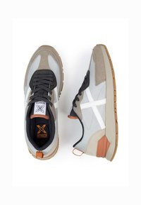 MUNICH VERSATILE - Tenisice - sand