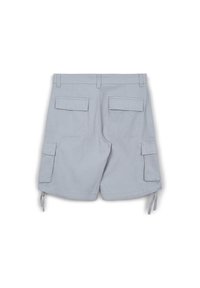 Pantaloni cargo grigio chiaro con numerose tasche, orli con cordino e vestibilità rilassata. Realizzati in tessuto leggero con una superficie liscia.