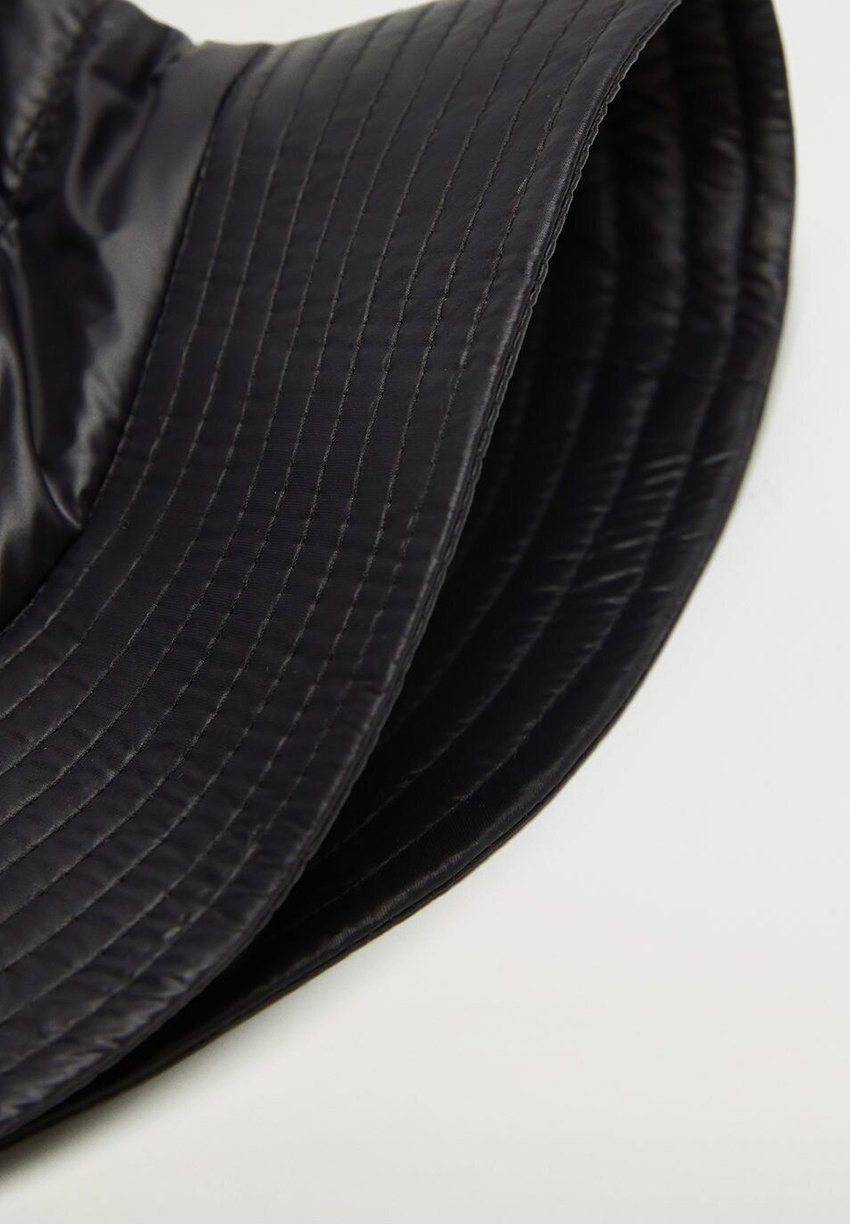 SHINNY Hatt černá SHINNY Hatt černá