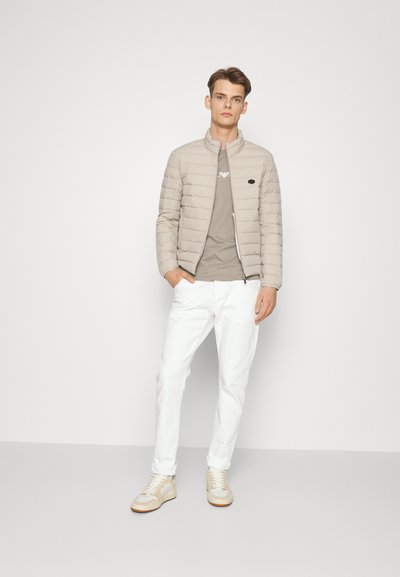 Emporio Armani Nyomott mintás póló - beige