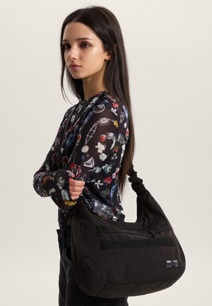 Vans Bandolera - after dark