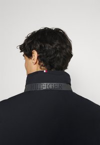 Tommy Hilfiger Giacca leggera - dark blue