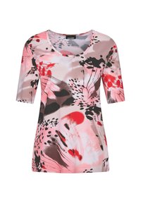 Haut à manches courtes en tissu doux avec un motif floral rose, rouge et noir, décolleté en scoop et coupe décontractée.