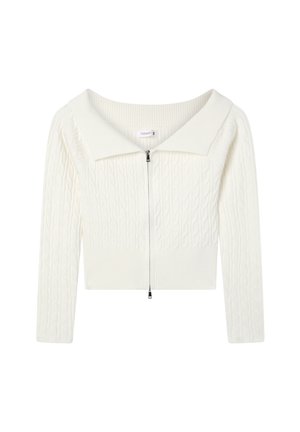 Sweter z warkoczowym splotem, skrócony, w kolorze białym. Posiada szeroki kołnierz oraz zamek z przodu, a także ściągacze przy mankietach i dolnej krawędzi, które zapewniają dopasowany wygląd.