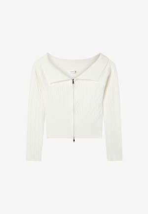 Maglione cropped a lavorazione a trecce in bianco. Presenta un ampio colletto e una zip frontale, con polsini e orlo a coste per un look aderente.