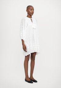 MILLE DAISY DRESS - Kjole - white
