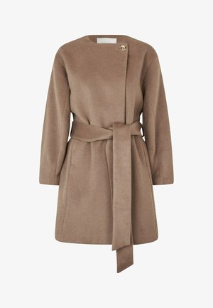 Bruine belted coat van zachte vilt, met een ronde halslijn, twee zijzakken en een decoratieve gouden speld op de schouder.