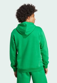 adidas Originals TREFOIL ESSENTIALS - Sweat à capuche - green