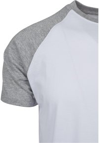 Urban Classics RAGLAN CONTRAST  - T-shirts print - white/ mottled light grey