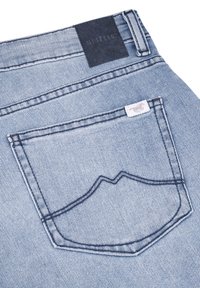 Mustang BERMUDA - Jeansshort - medium middle