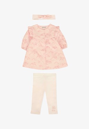 Robe rose avec des manches froncées, fermeture à boutons et motif nuage. L'ensemble comprend des leggings assortis et un bandeau noué en tissu doux.