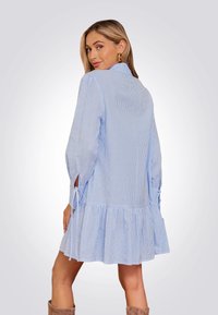 Cupshe Pouzdrové šaty - blue