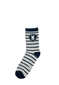 Calzino a righe grigie e blu navy con bordo a costine, dotato di un logo a scudo con "N" sul lato e aree rinforzate sulla punta e sul tallone.