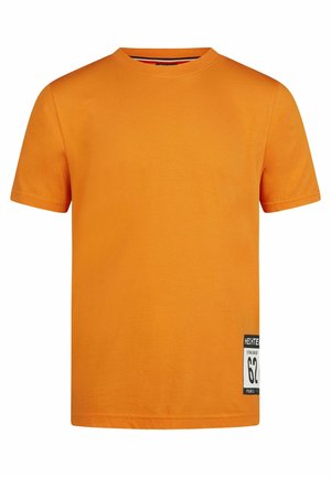 Korte mouwen oranje T-shirt van katoen, met een ronde halslijn en een zwart label met witte tekst aan de onderlinkerkant.
