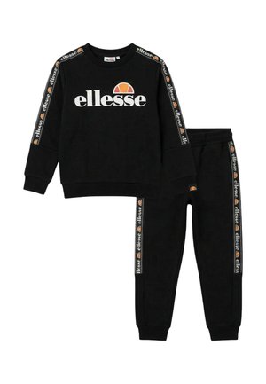 Ensemble sweat-shirt et pantalon noirs avec logo "ellesse" et motif semi-cercle orange sur la poitrine, les manches et les côtés du pantalon.