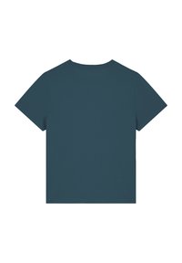 Korte mouwen, ronde hals t-shirt in een diepe teal kleur. Zachte, gladde stof met een ontspannen pasvorm en zonder zichtbare patronen of accenten.