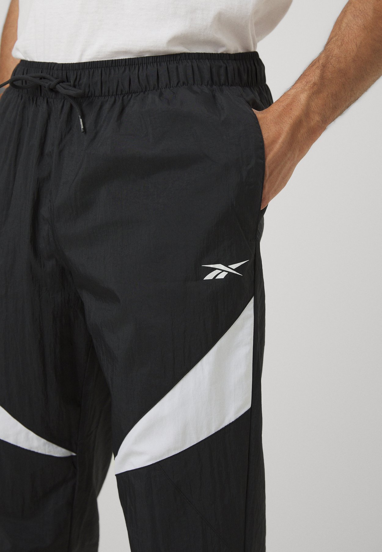 BASKETBALL TRACK PANT