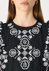 YAS YASLUCIA DRESS - Maxi šaty - black