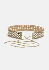 Gouden geweven riem met spiegelachtige ronde versieringen en lange gevlochten strikkoorden op een effen witte achtergrond.