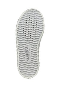 Soletta bianca in gomma con texture ondulata, fori di drenaggio e logo Geox. I bordi lisci e il motivo in rilievo offrono una presa migliorata.
