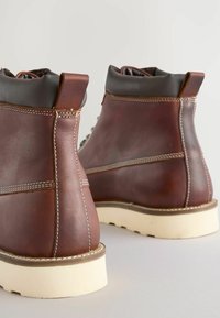 Next Botines con cordones - brown